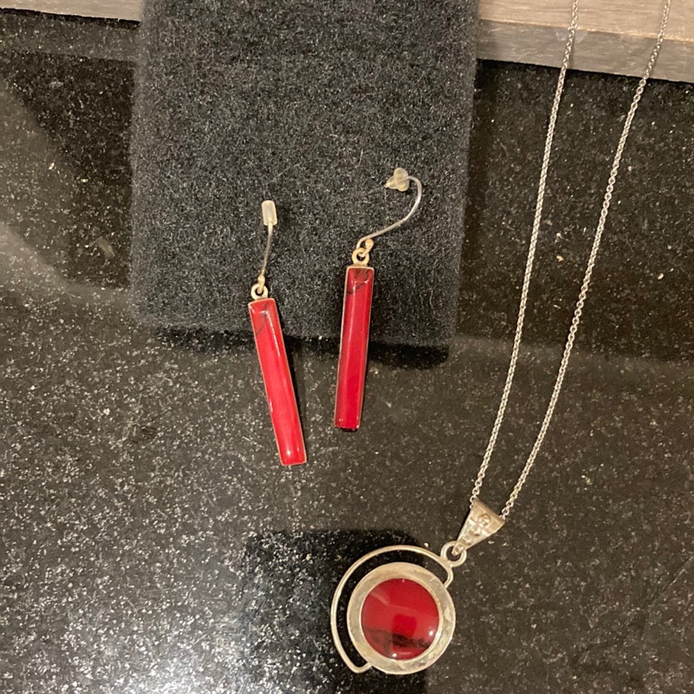 Earring and necklace set